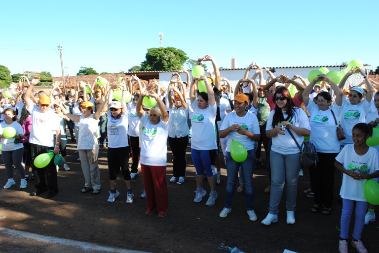 Dia Nacional da Promoção da Qualidade de Vida é lembrado caminhada